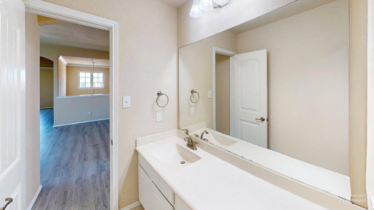 Burleson House: 400 Plum Ct