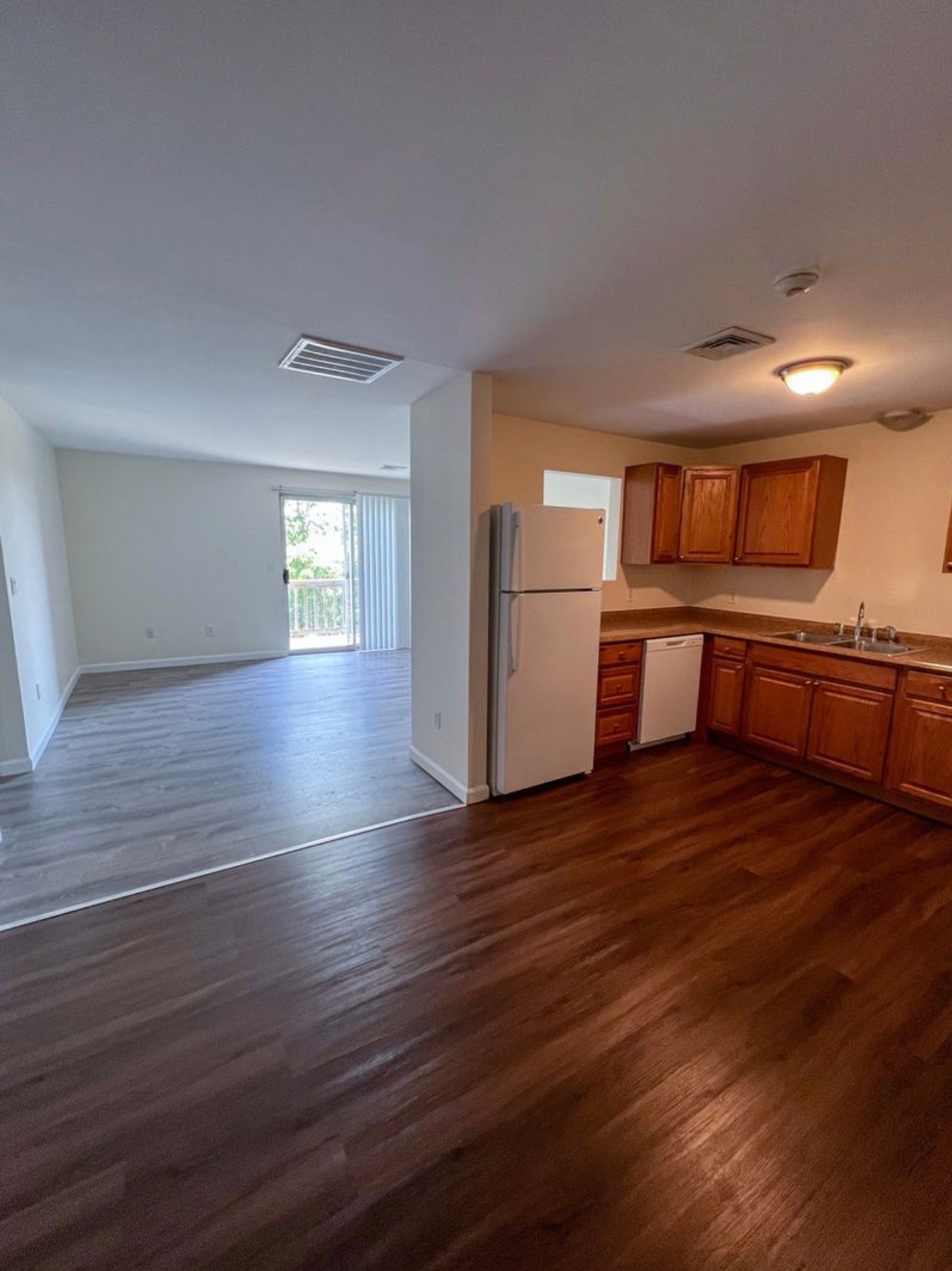 Fall River Apartment: 4000 N Main St