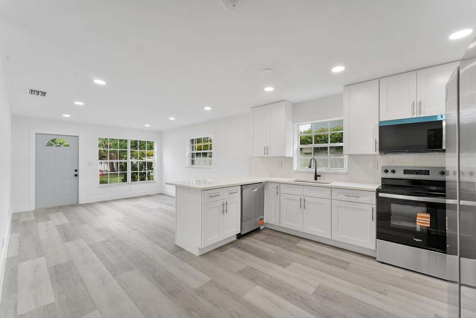 Deerfield Beach House: 441 NW 2ND Avenue