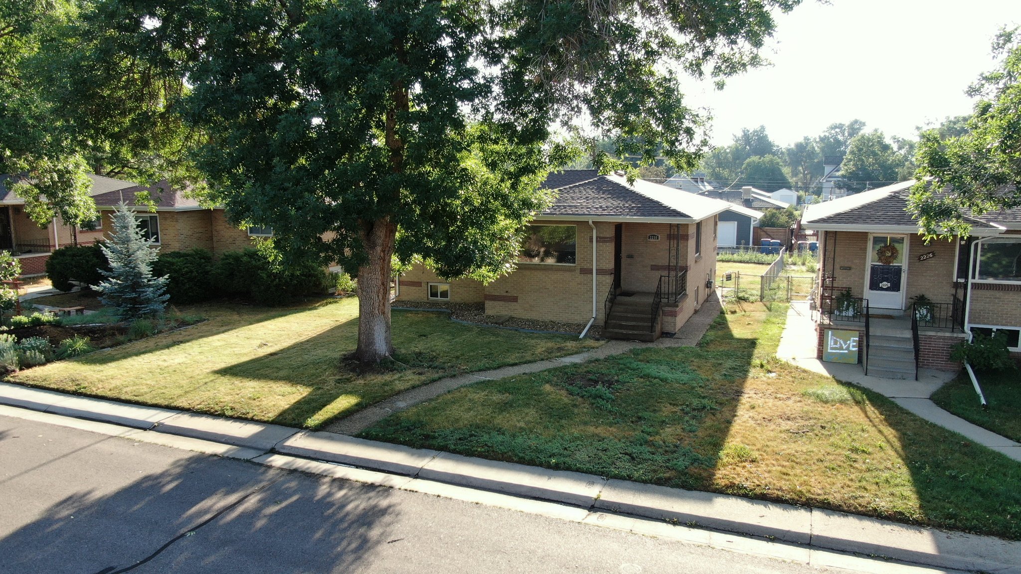 Edgewater House: 2230 Marshall St
