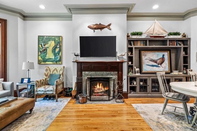 Boston Condo: 16 Holyoke St