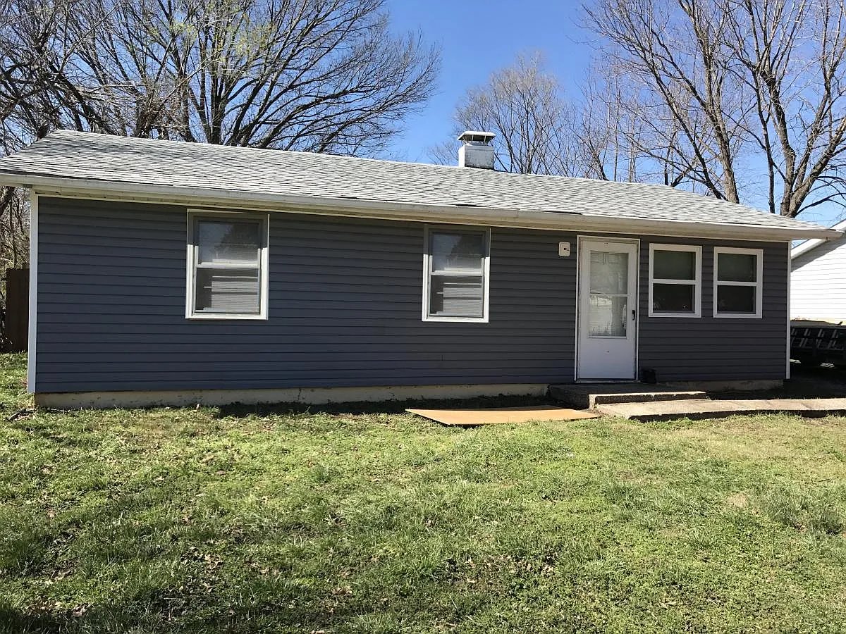 Cahokia Heights House: 1063 Saint Margaret Dr
