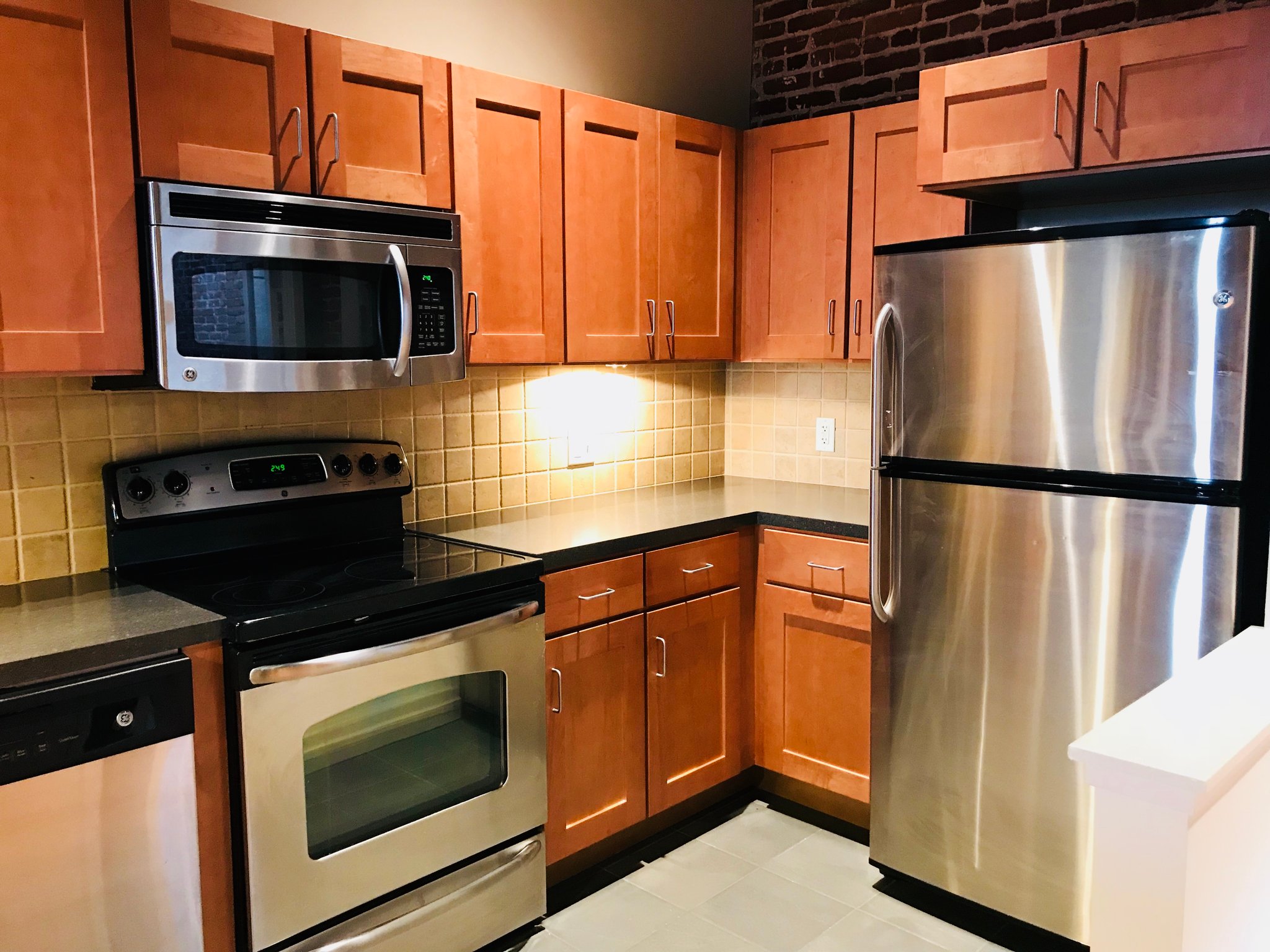 Lancaster Apartment: 425 N. Prince St, Apt 305