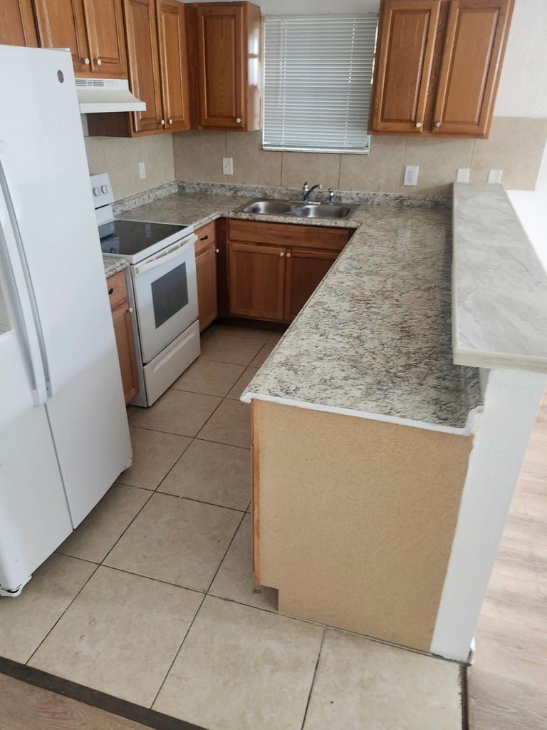 Riviera Beach Townhome: 1669 W 27th Street B