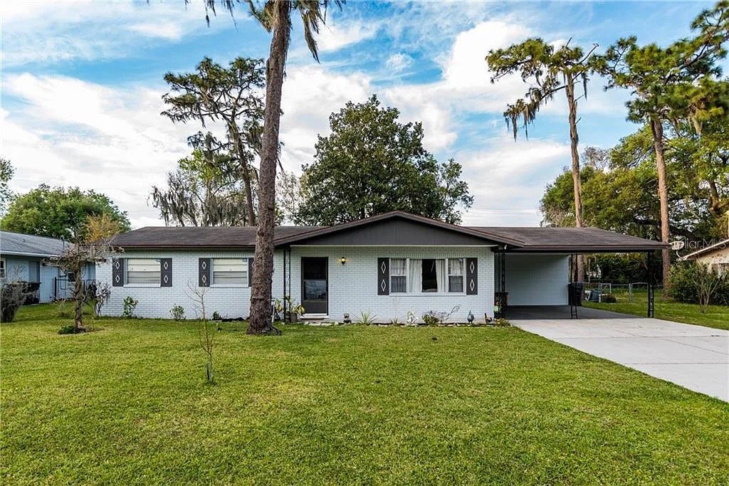 Lakeland House: 3412 Lori Ln N Lakeland, FL 33801 United States
