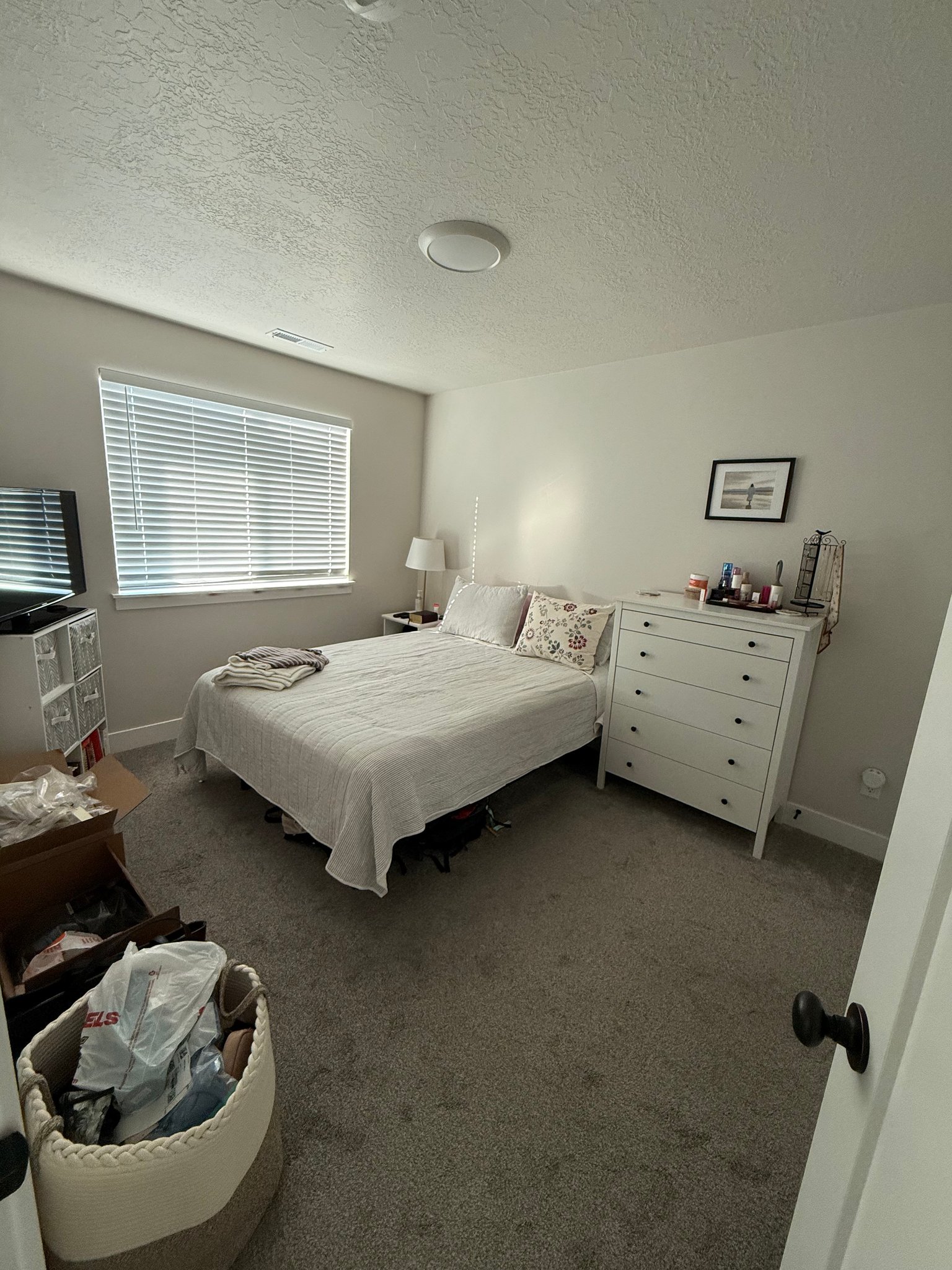 Lehi Single Room: 1469 N 3830 W