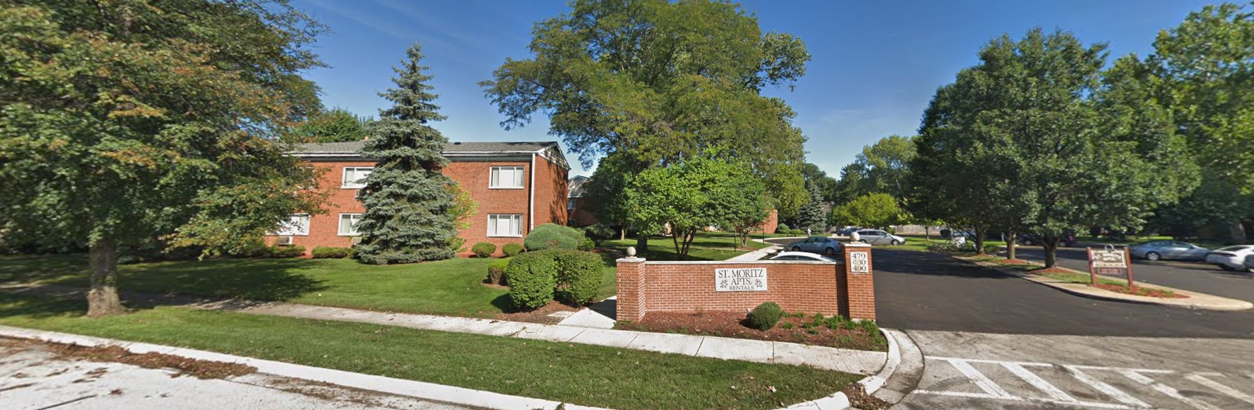 Glen Ellyn Apartment: 470 Saint Moritz Drive