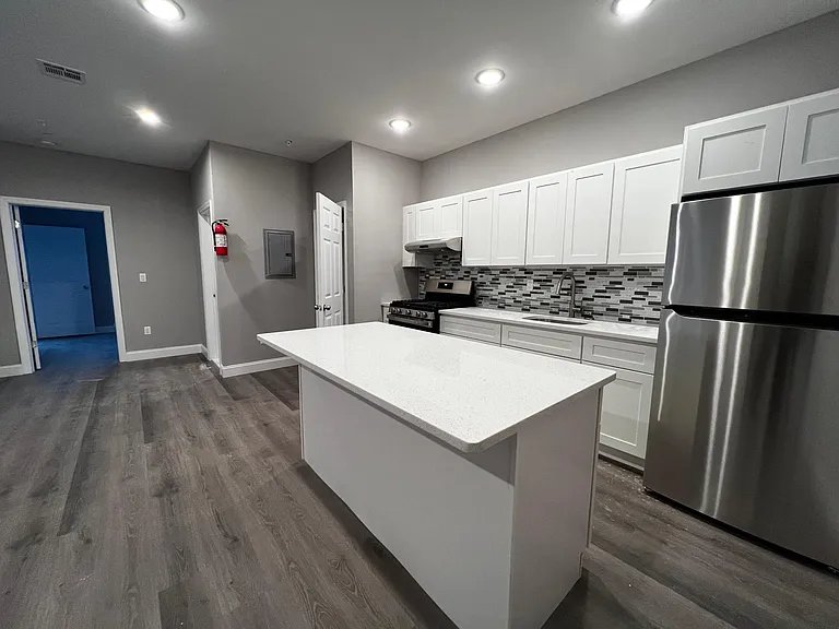 Paterson Apartment: 327 Hamilton Ave