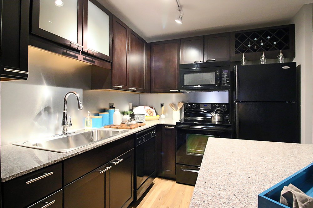 Chicago Condo: 150 W Couch Place