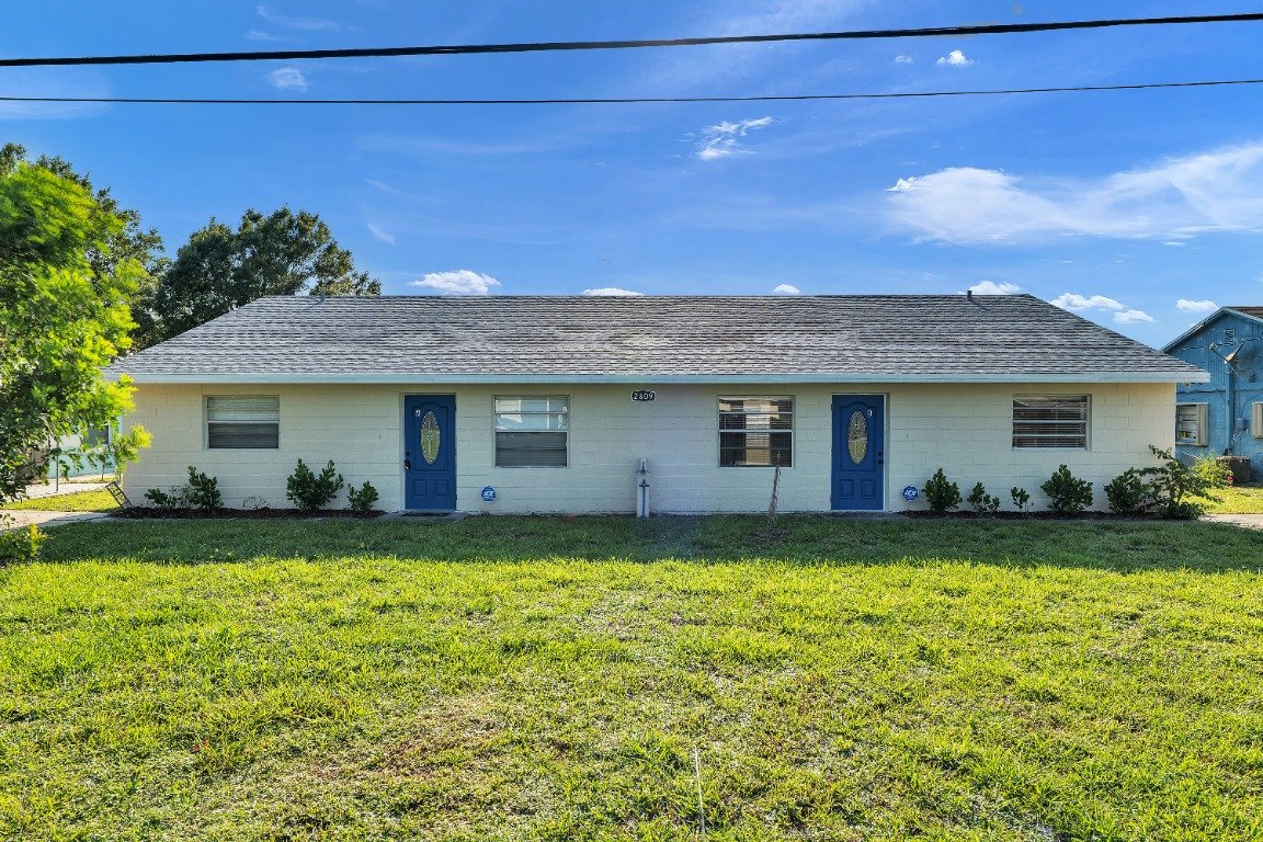 Fort Pierce Apartment: 2809 Jefferson Pkwy