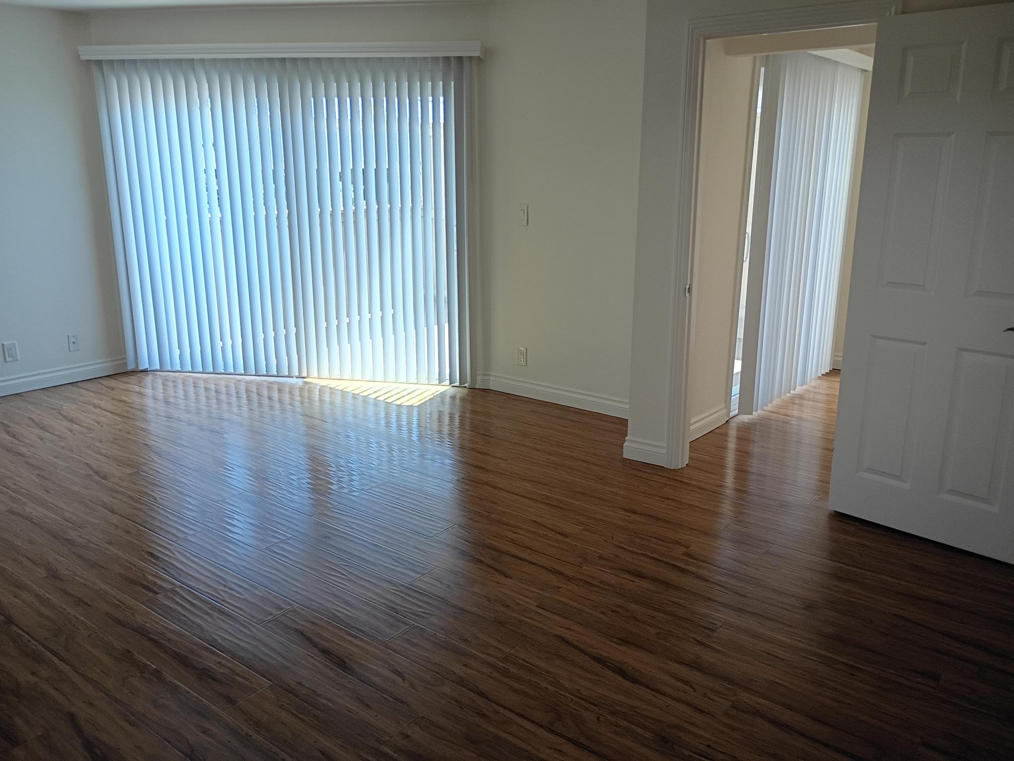 Huntington Beach Apartment: 4901 Heil Ave