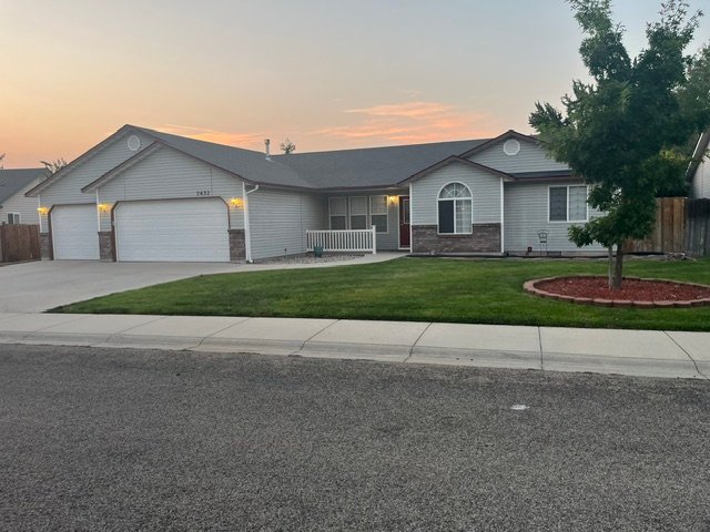 Meridian House: 2632 W Carlton St