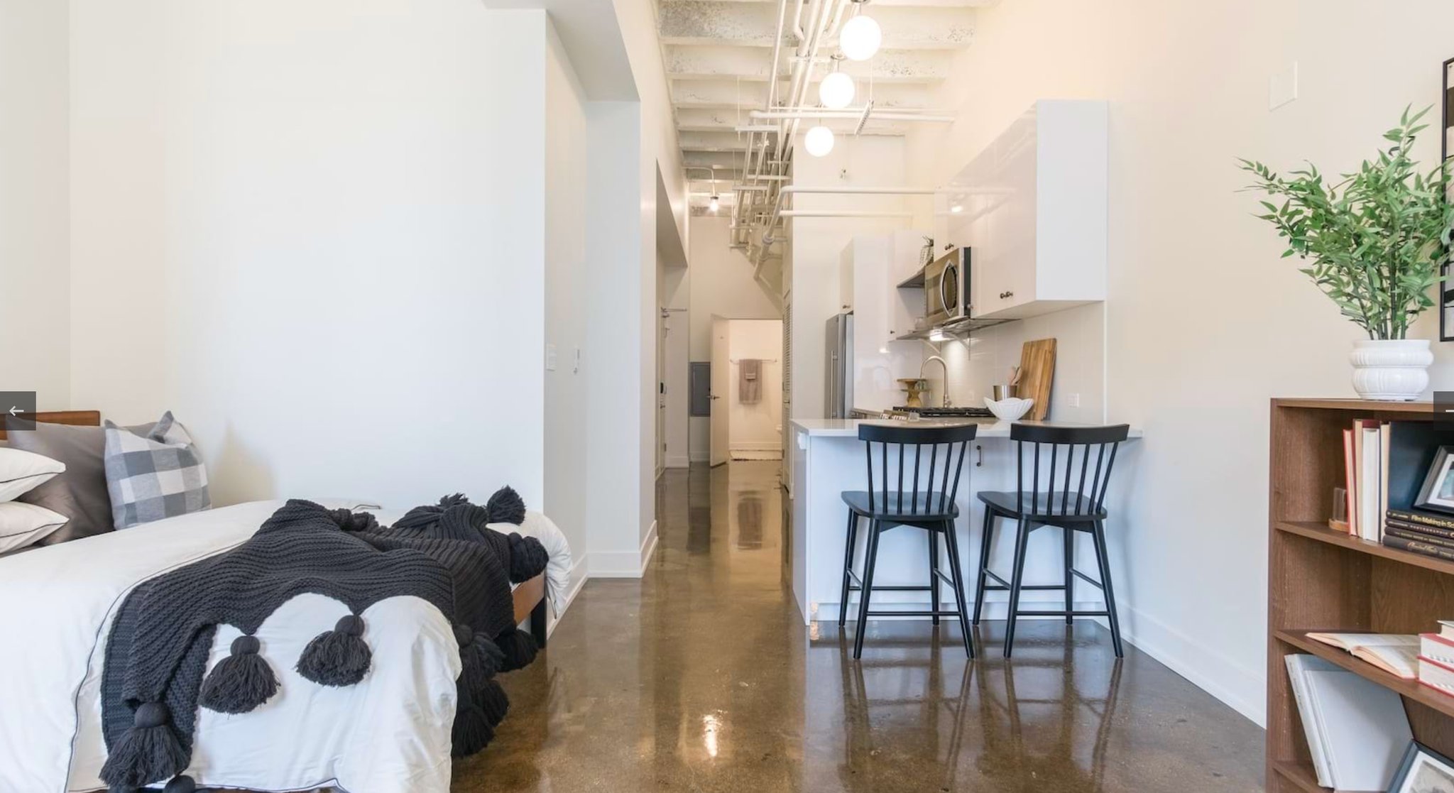 Chicago Condo: 38 E Adams St