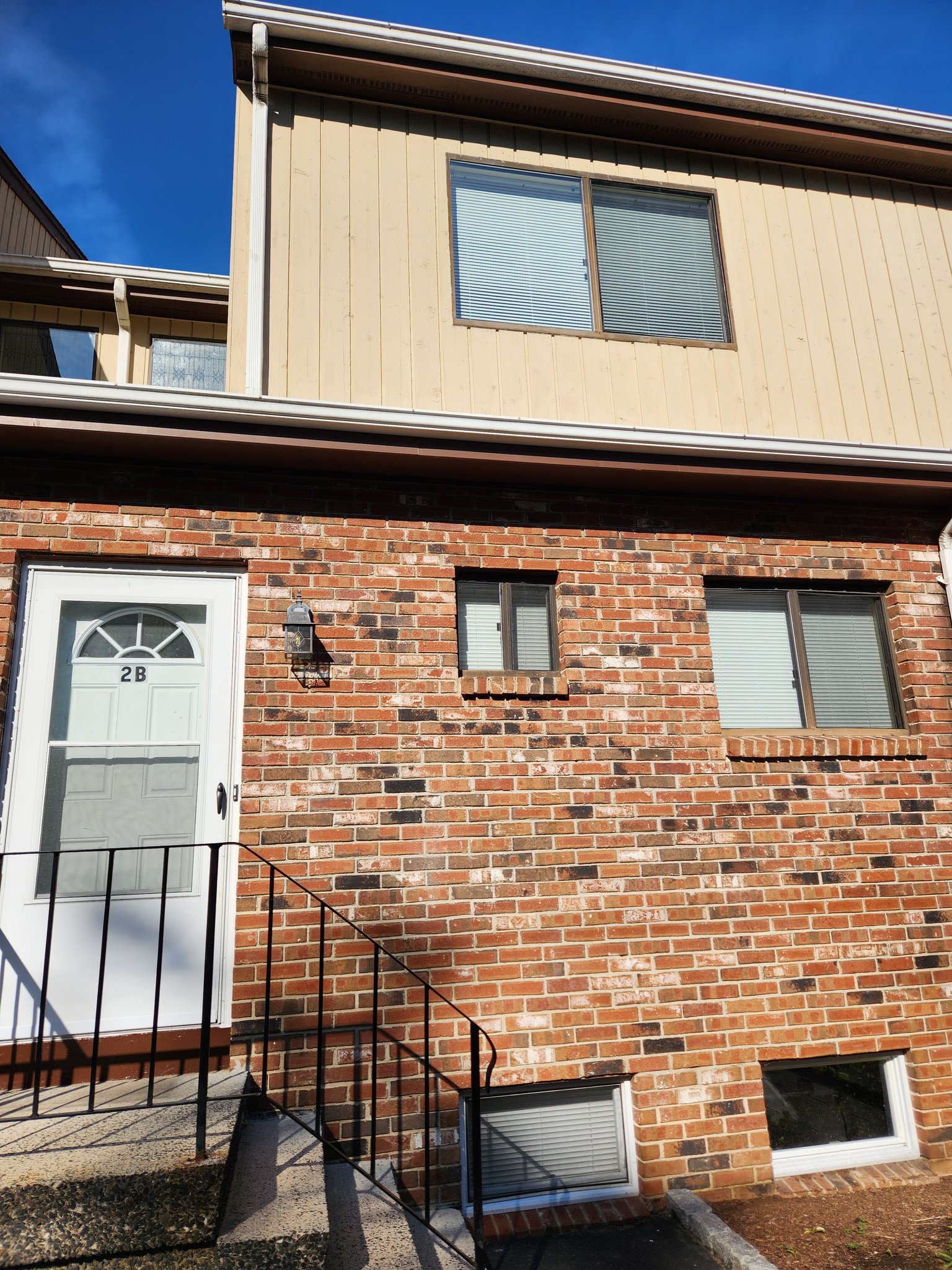 Norwalk Townhome: 60 Wolfpit Ave