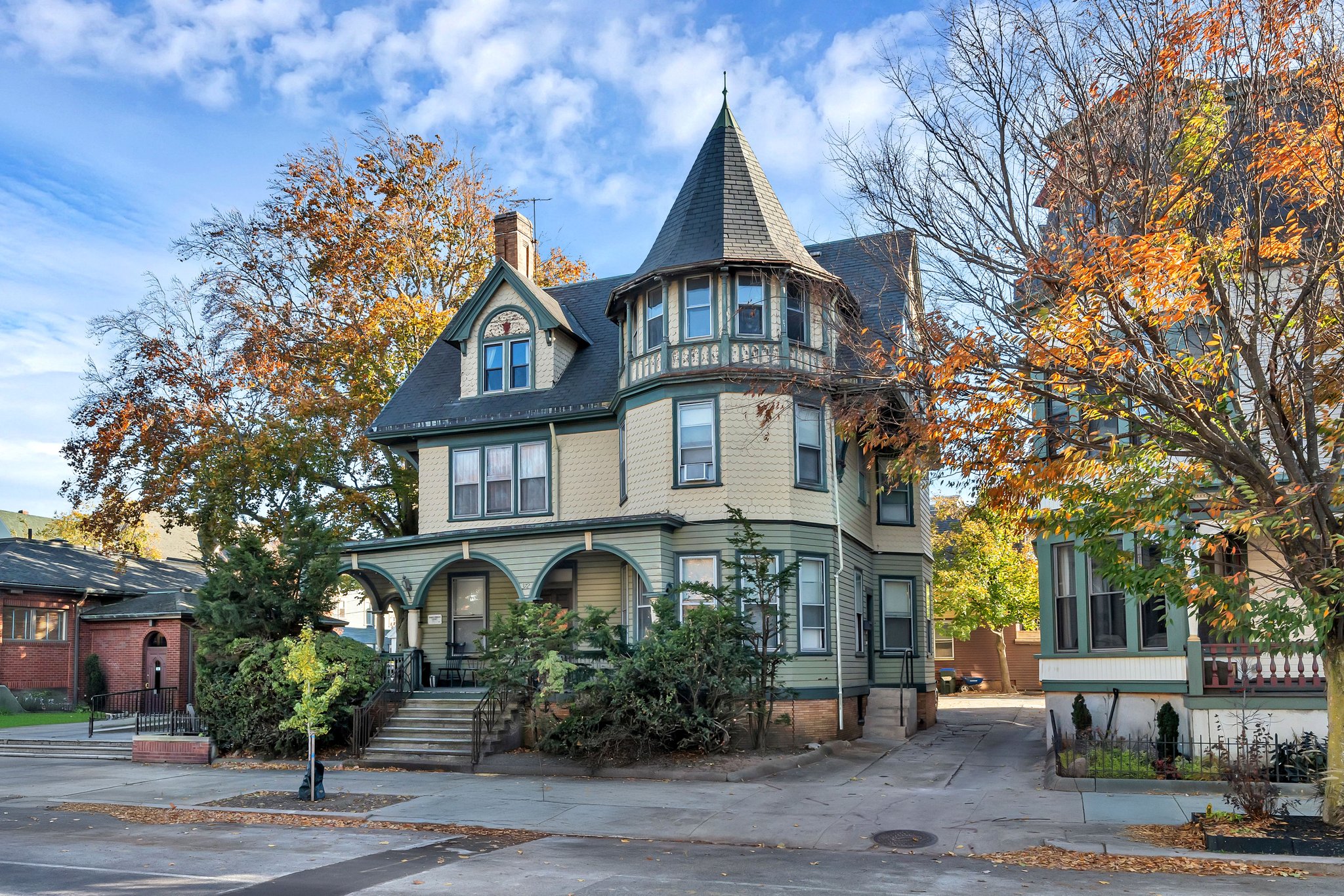 Providence Apartment: 372 Broadway