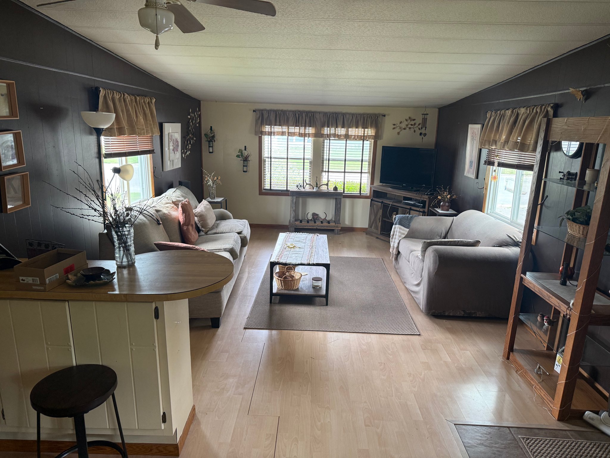 Greenbush House: 541 Main St N