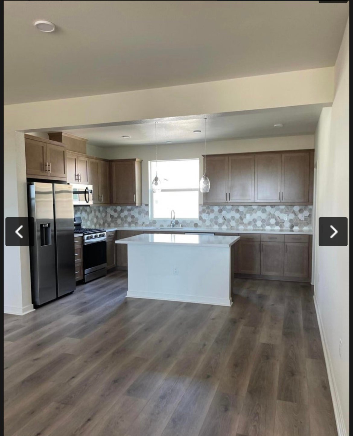 Oxnard Townhome: 633 Winchester Dr