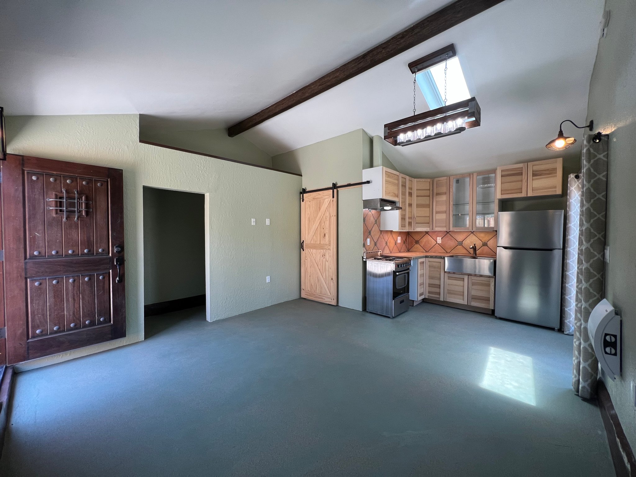 Los Angeles House: 8049 Campion Dr