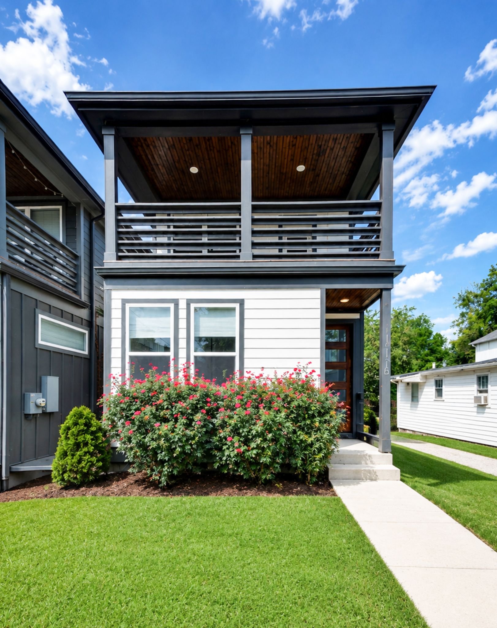 Nashville House: 1911B 15th Ave N