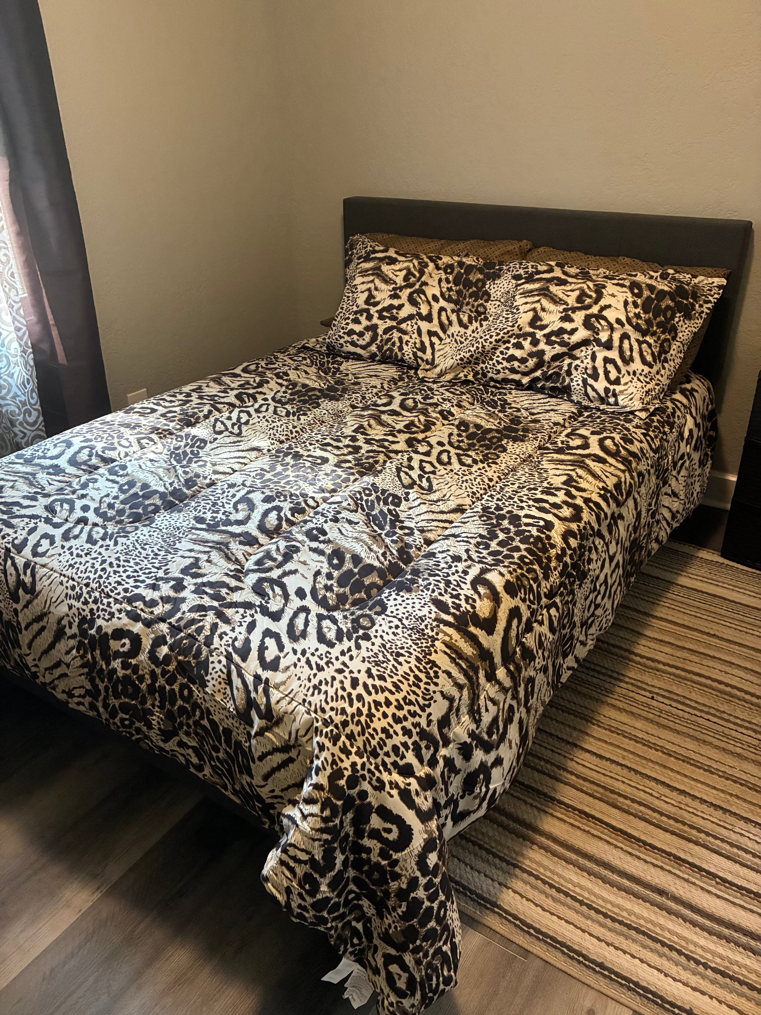 Griffin Single Room: 706 E Tinsley St