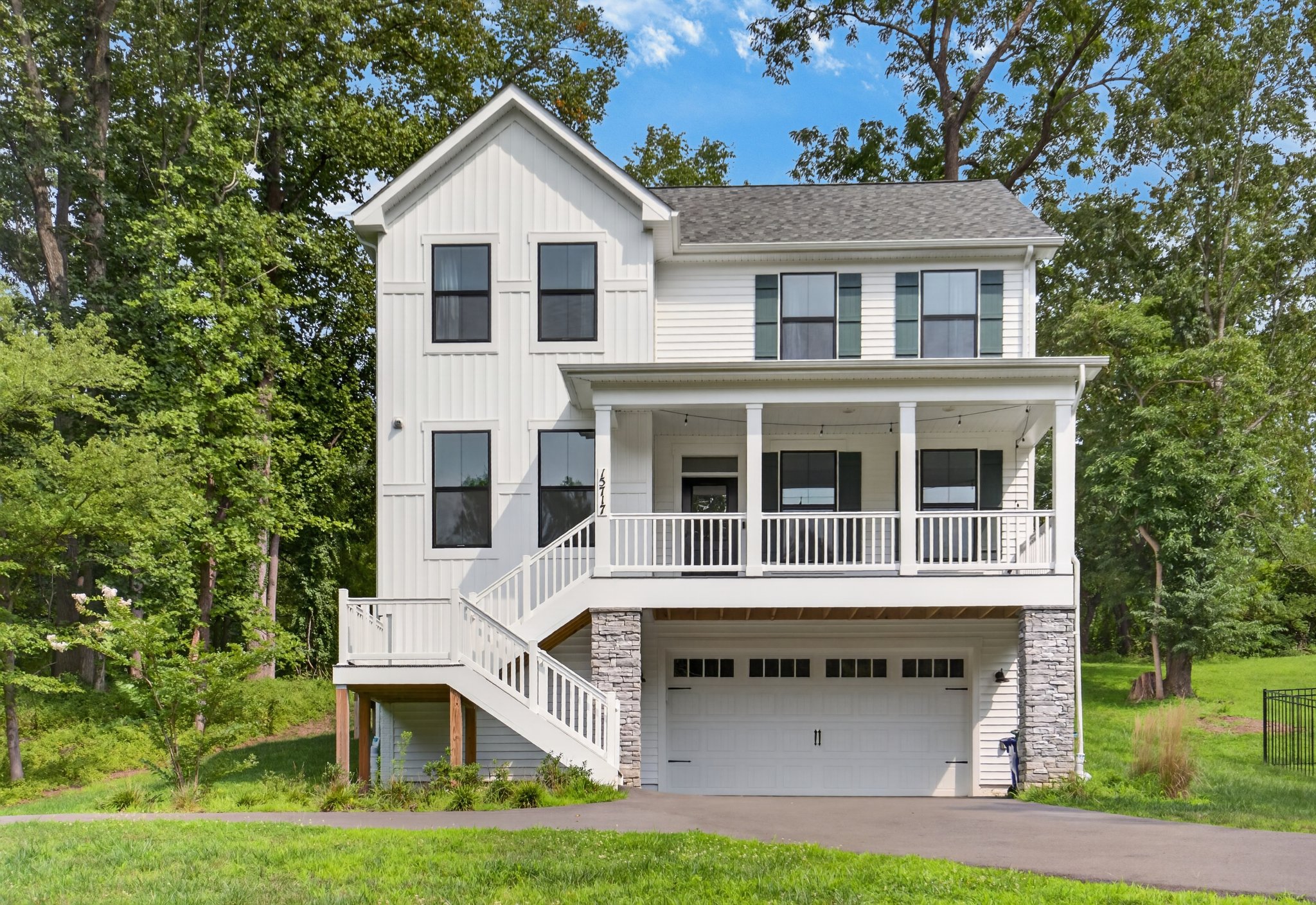 Silver Spring House: 15717 Tierra Dr