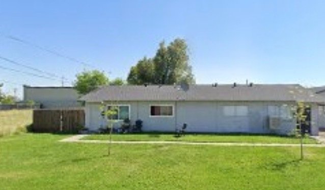 Hanford Apartment: 1782 Woodland Dr
