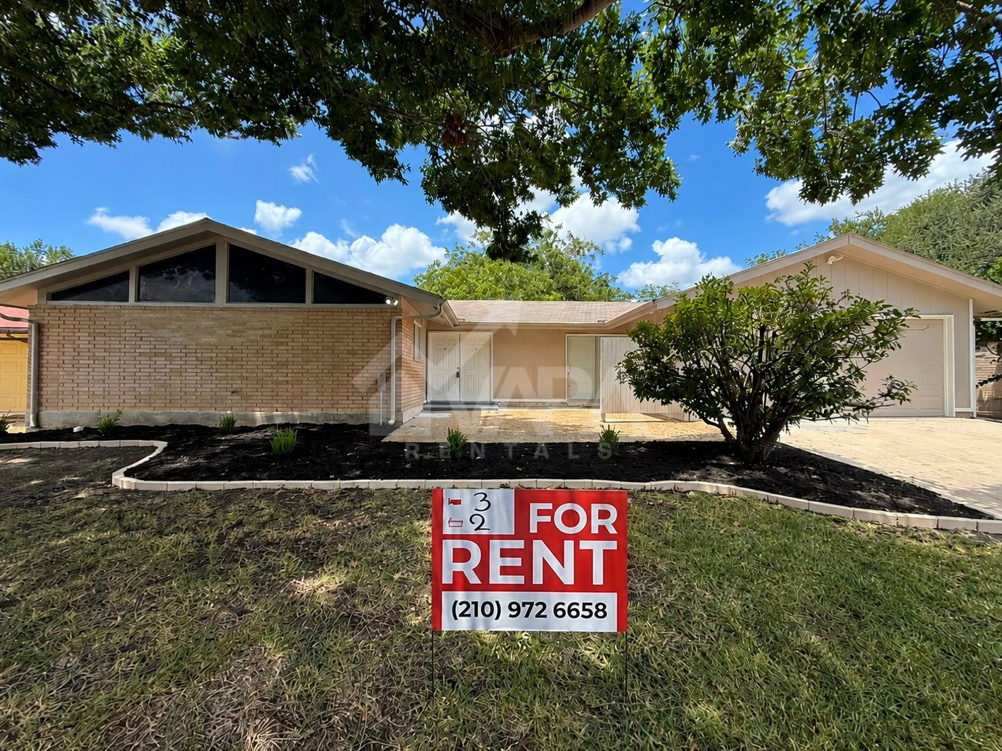 San Antonio House: 8007 Lake Frst