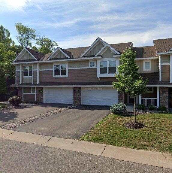 Hamel Townhome: 3223 Red Oak Trl