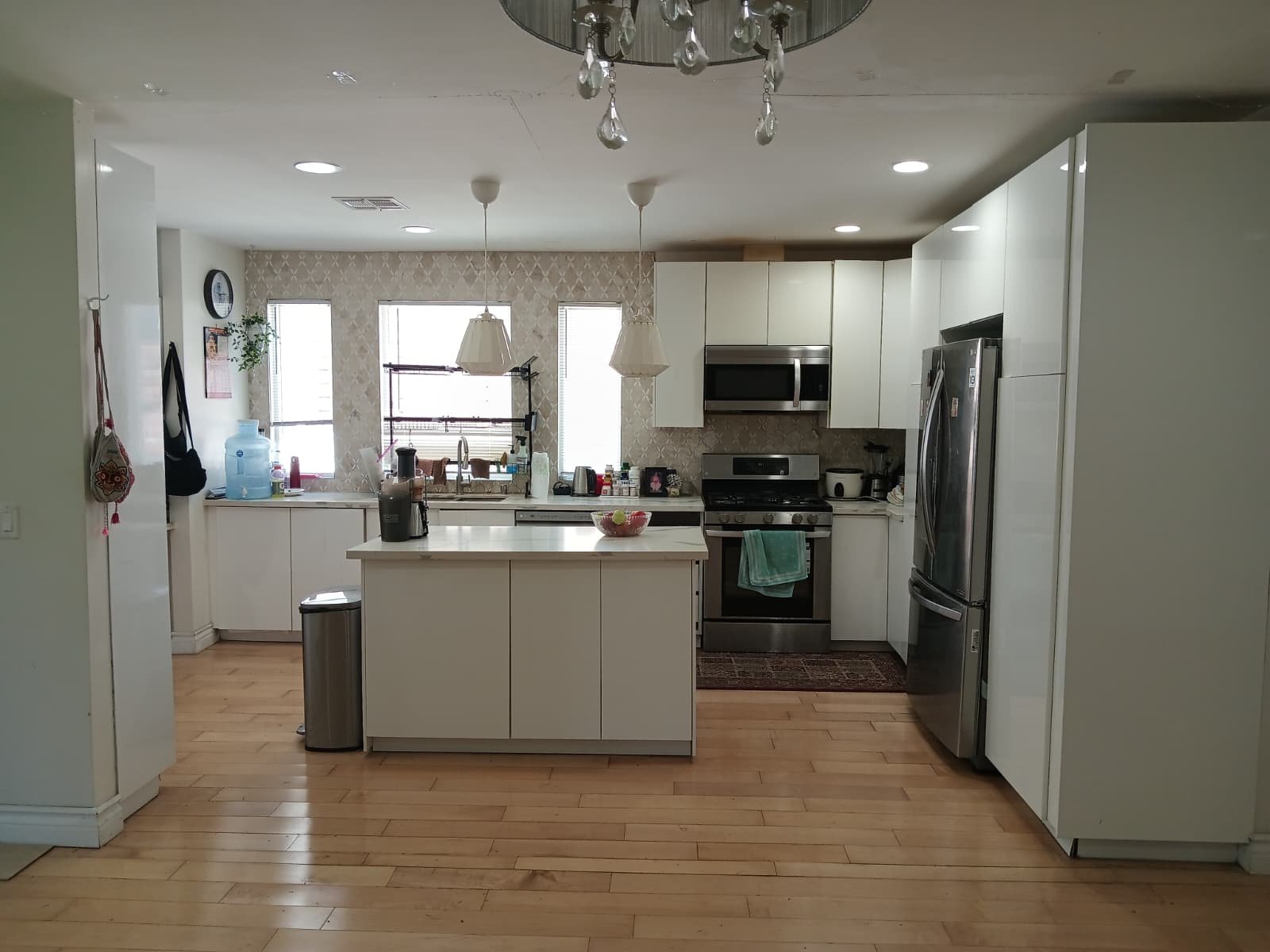 Los Angeles Single Room: 5735 Coliseum Street