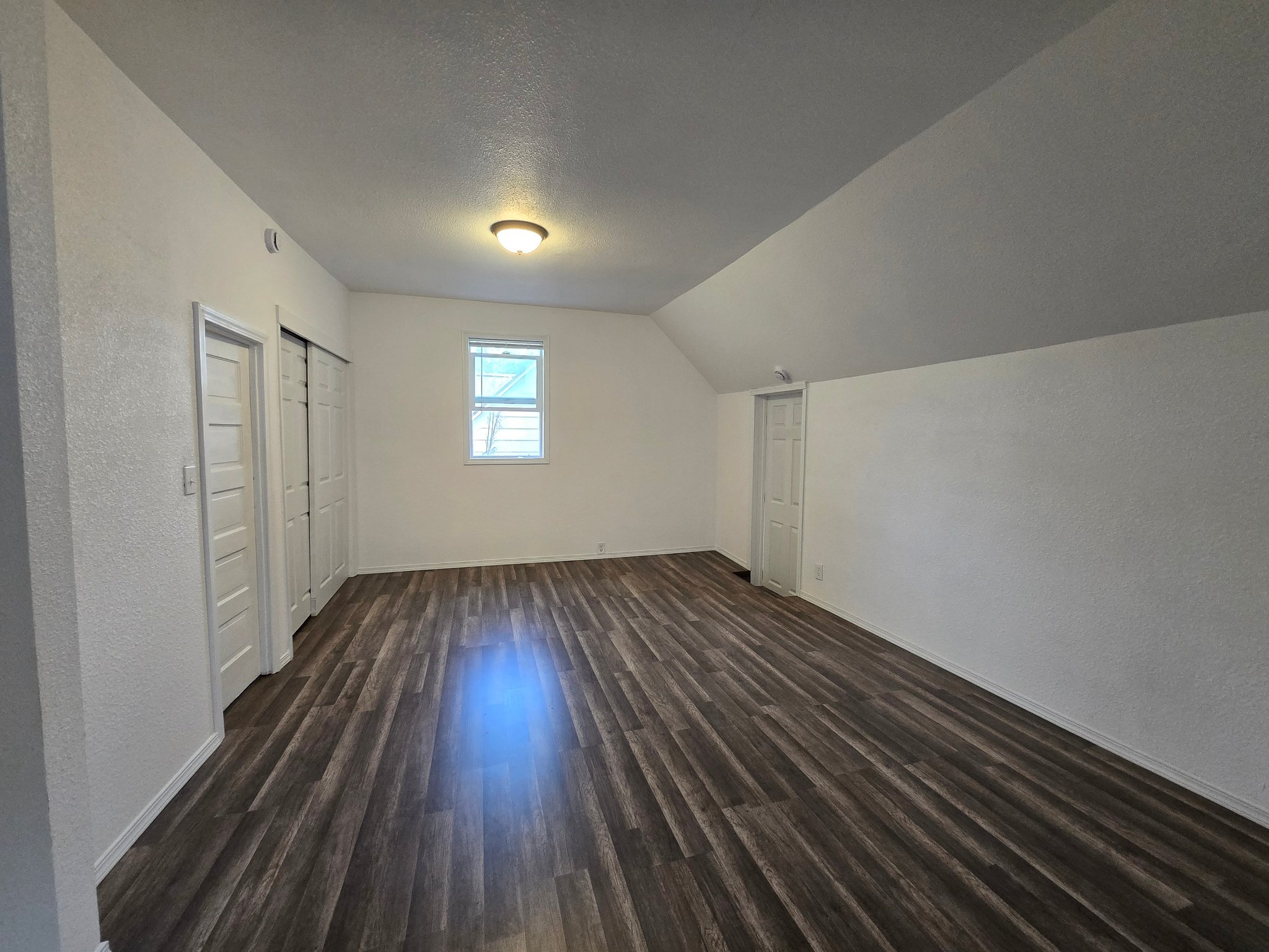Centralia Apartment: 219 N Rock St #3