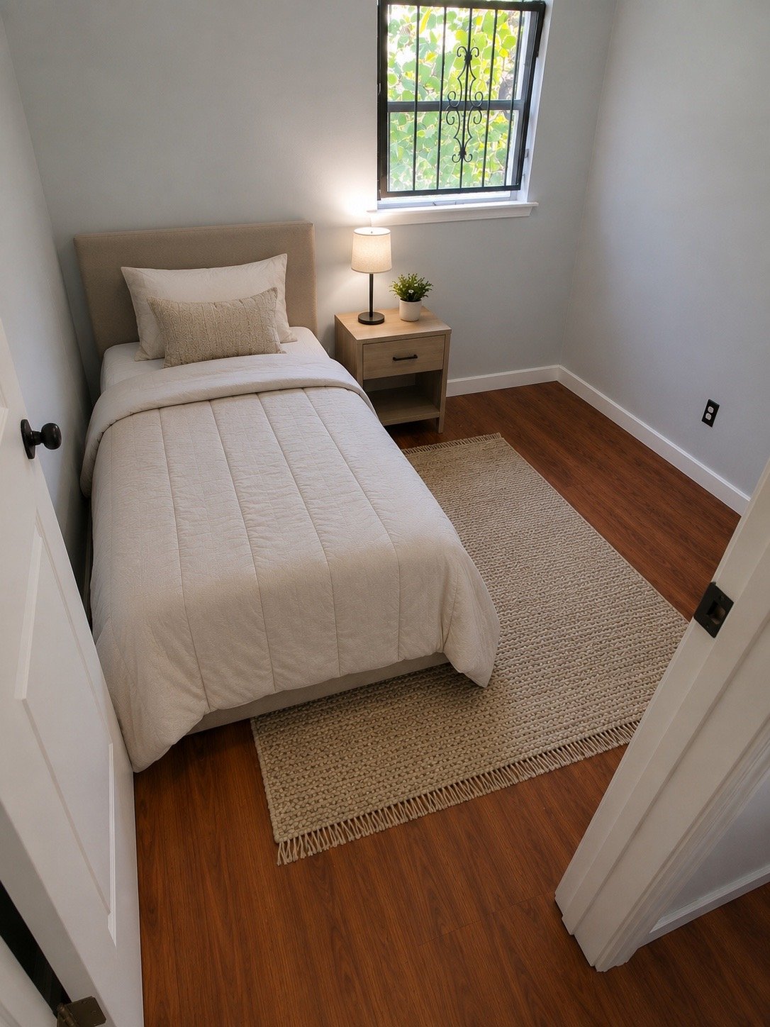 Albany House: 2101 S Madison St