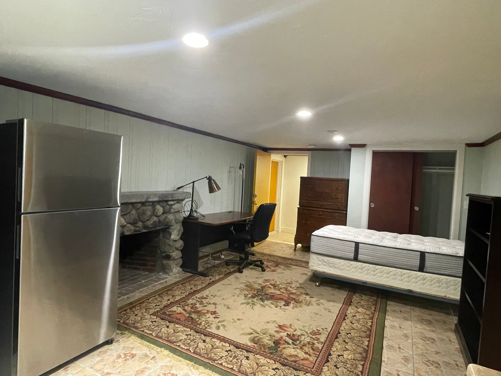 Newton Apartment: 11 Travis Drive