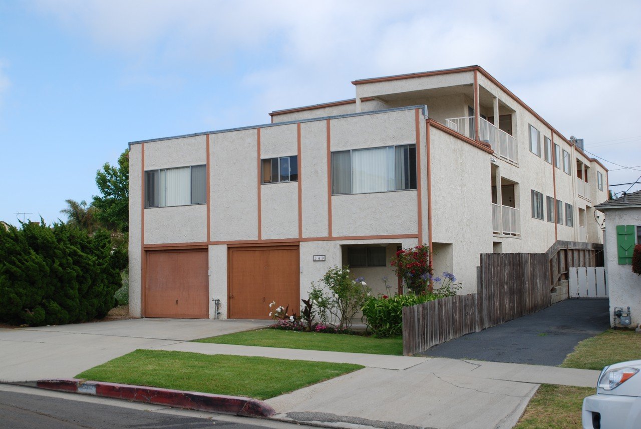 Redondo Beach Apartment: 540 Avenue C