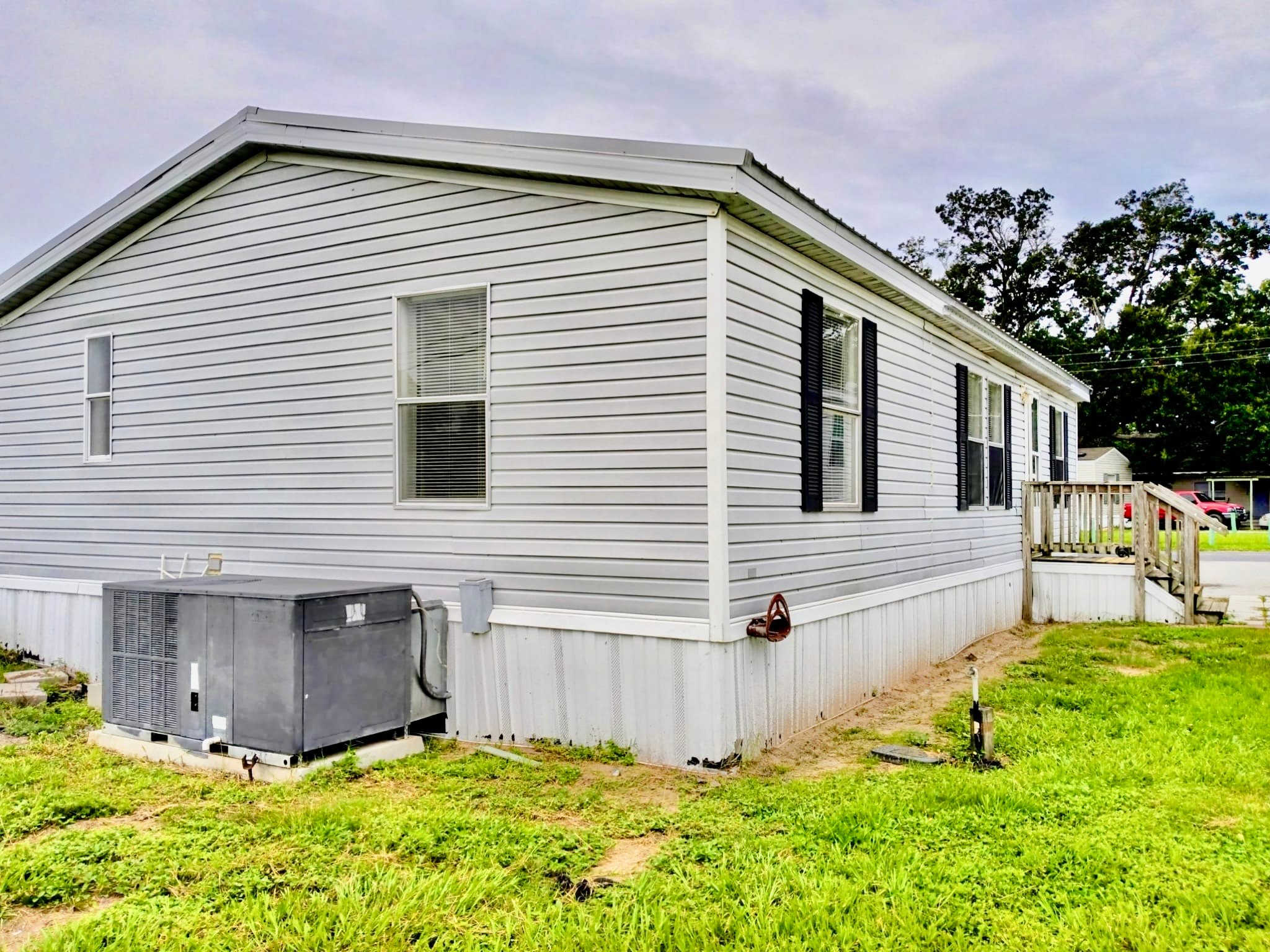 Thonotosassa Other: 9901 E Fowler Ave