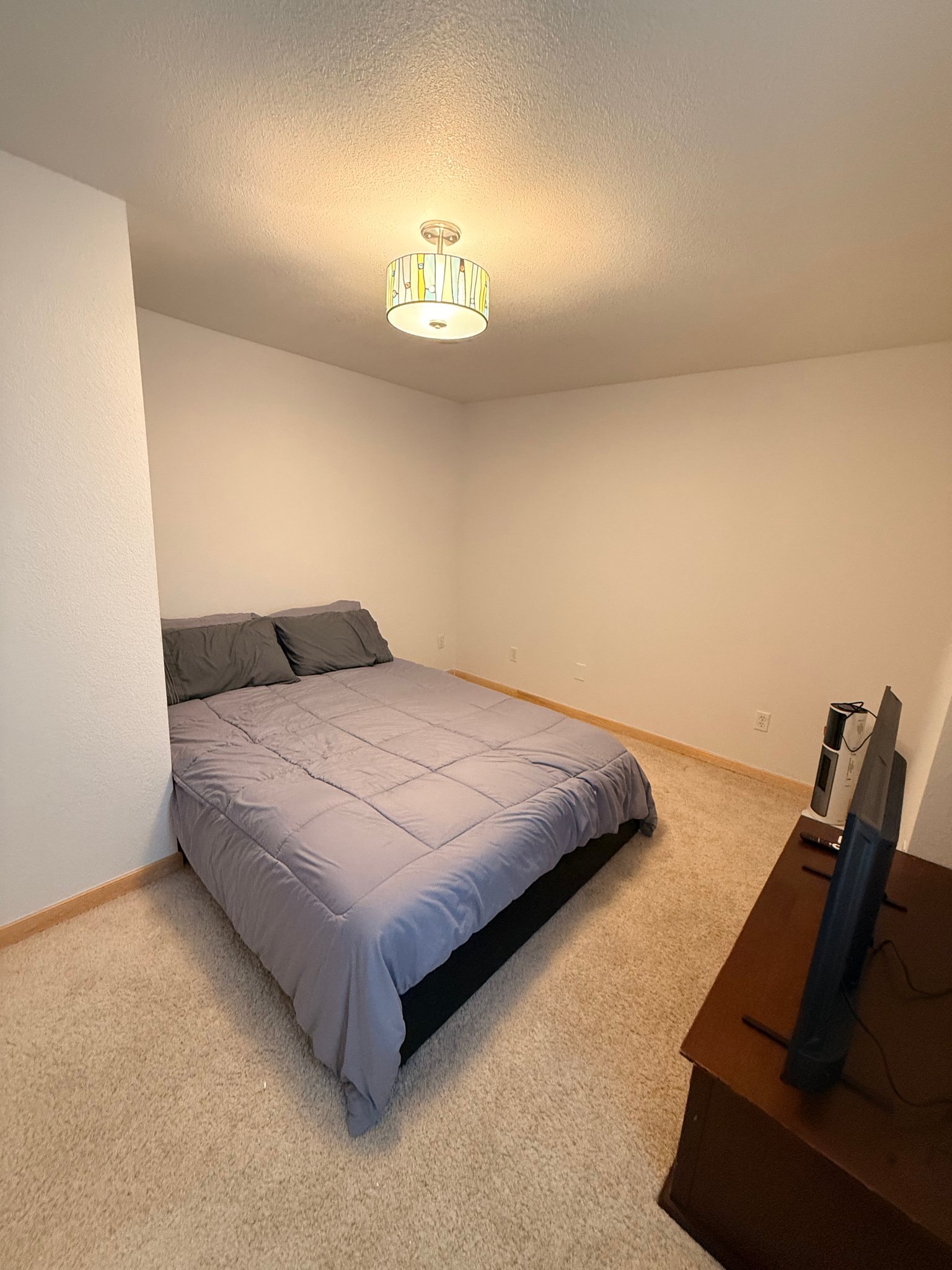 Aurora Single Room: 15843 E 13th Ave