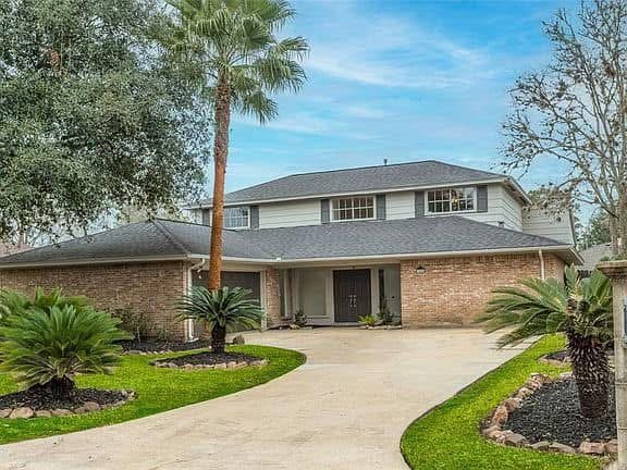 Missouri City House: 2210 S Fountain Valley Dr