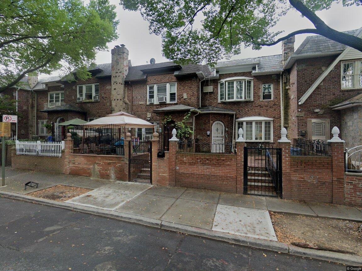 EAST ELMHURST Townhome: 3114 90TH ST