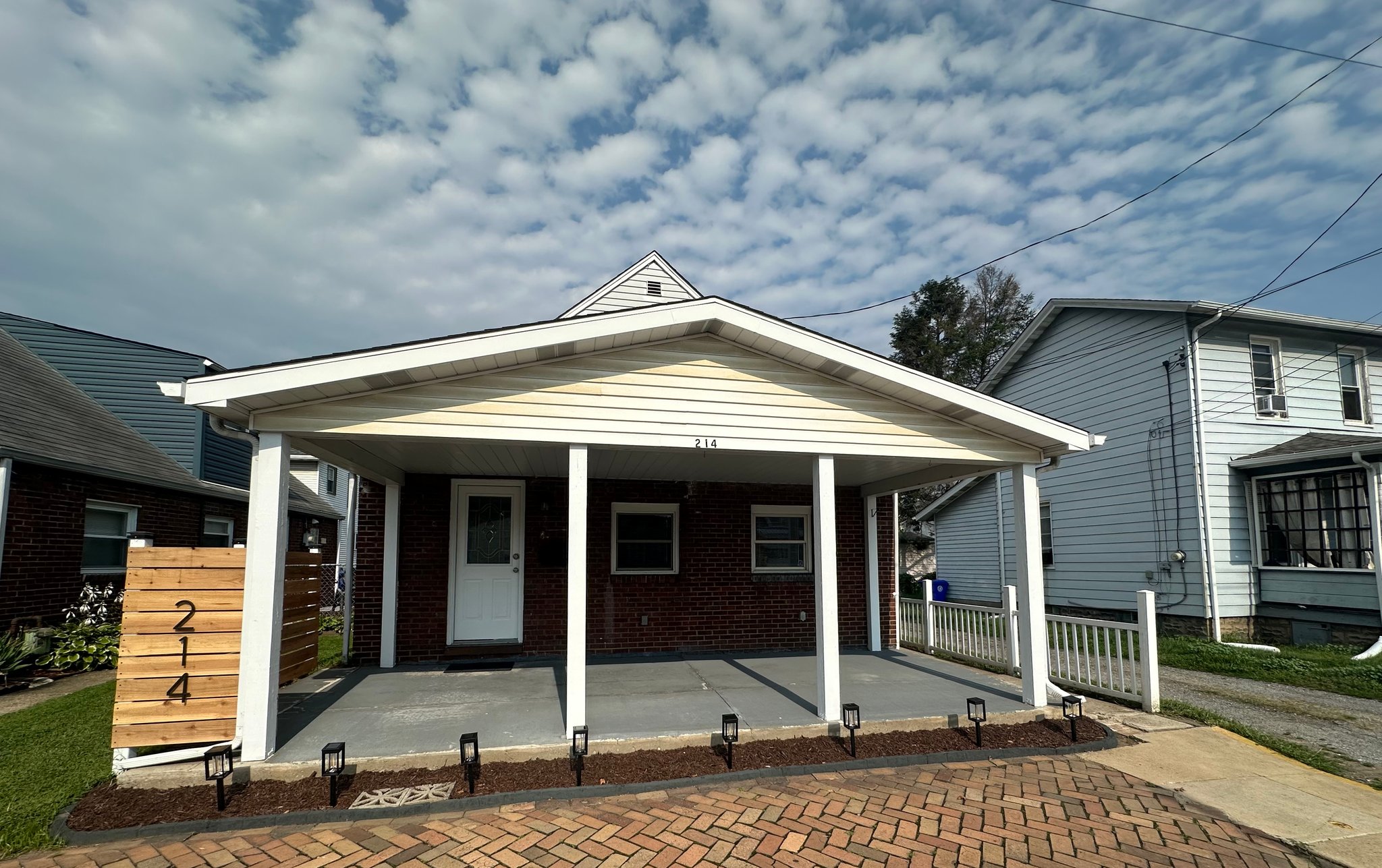 Monaca House: 214 12th St