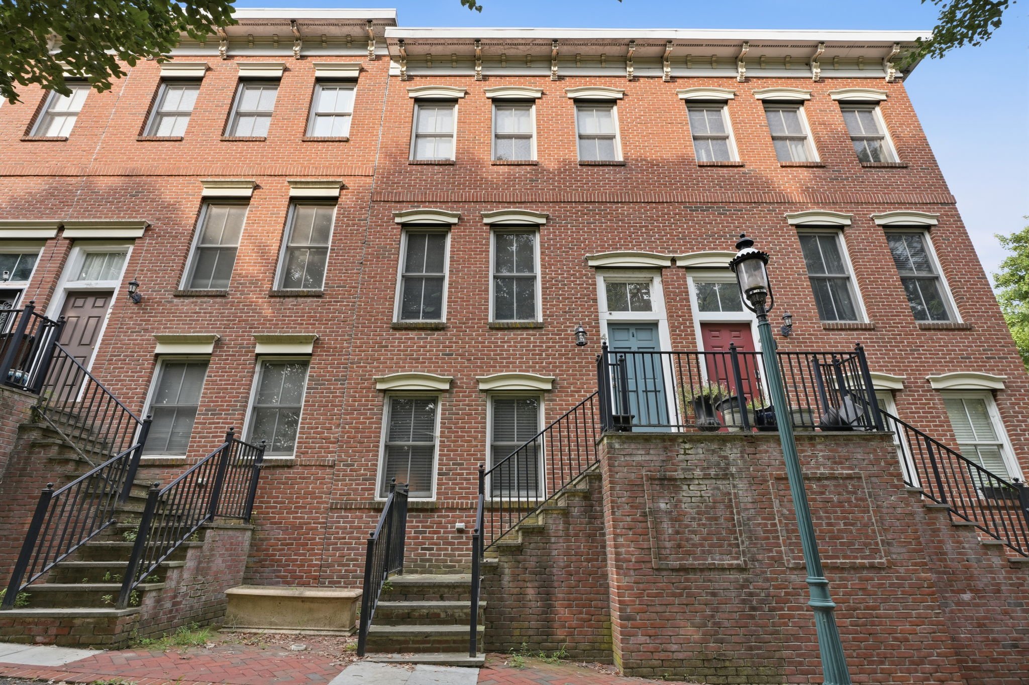 Trenton Townhome: 44 Livingston St