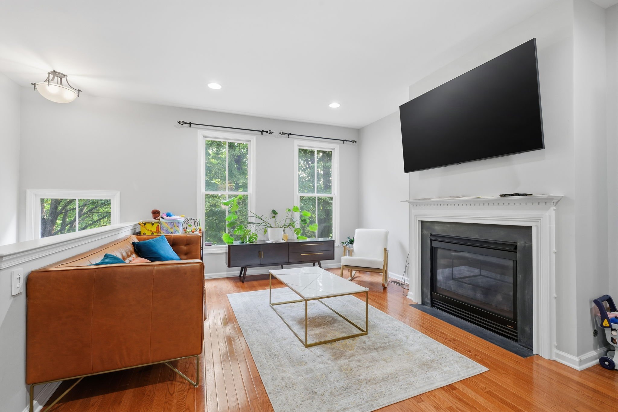 Trenton Townhome: 44 Livingston St