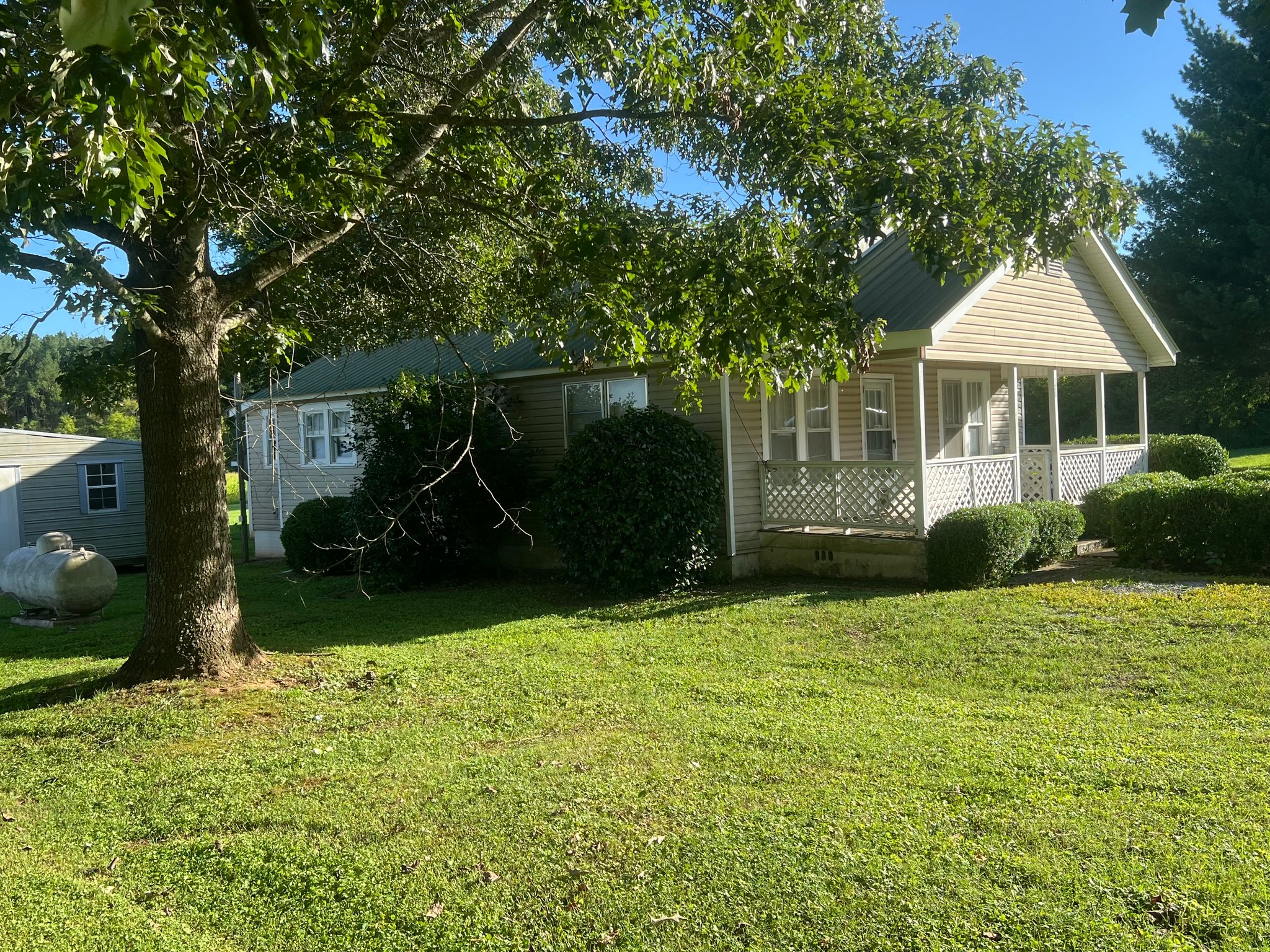 Woodville House: 138 Venson St