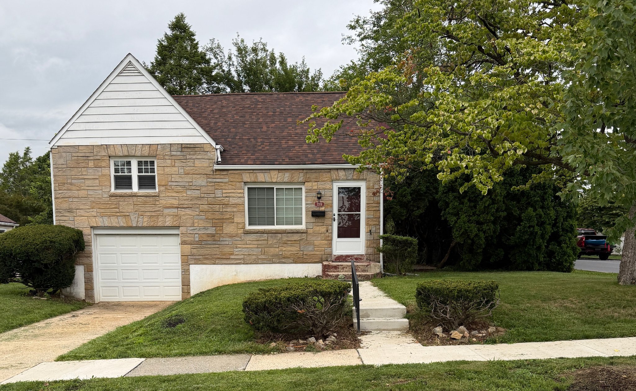 Allentown House: 2331 W Washington Street