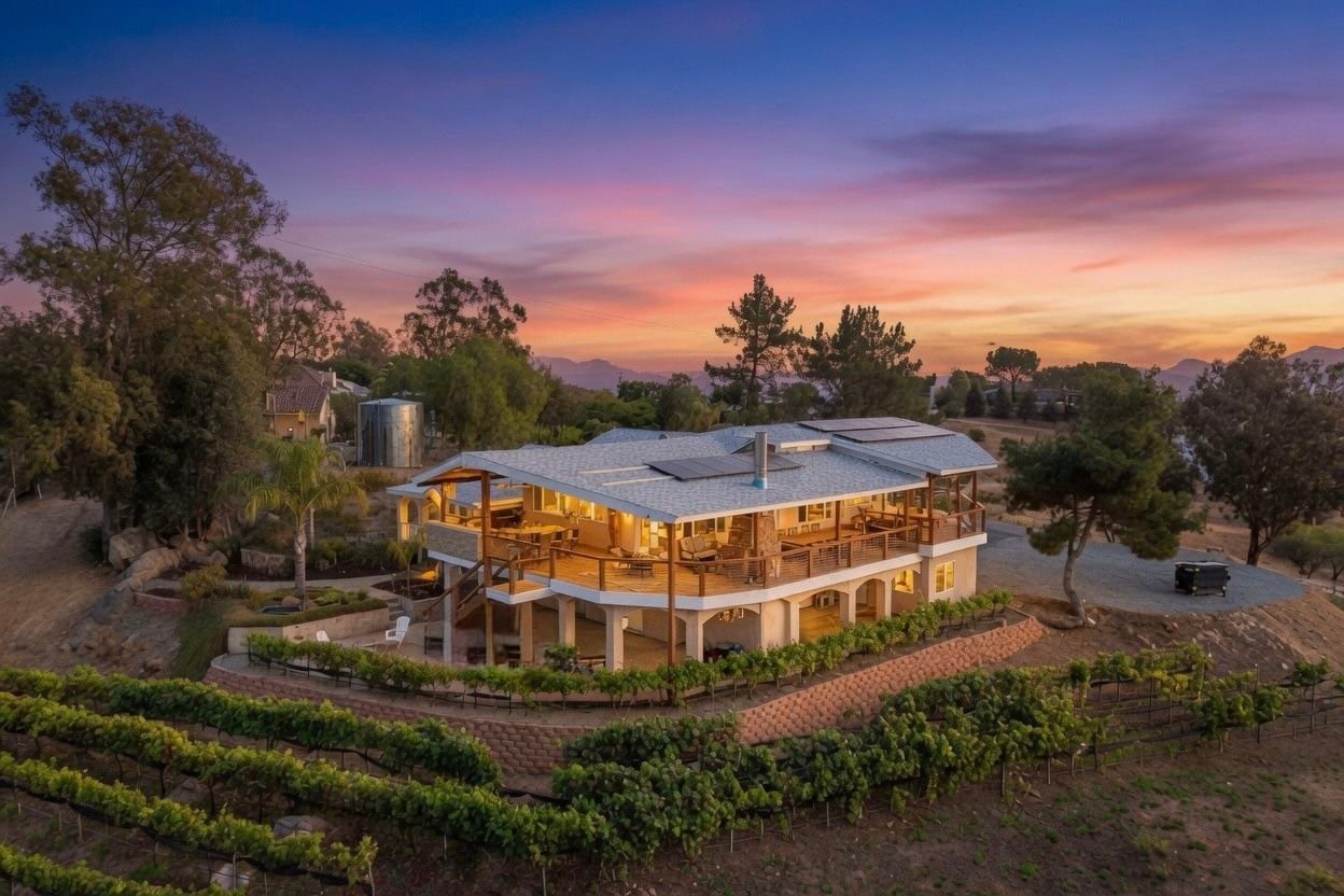 Ramona House: 18759 Rangeland Rd