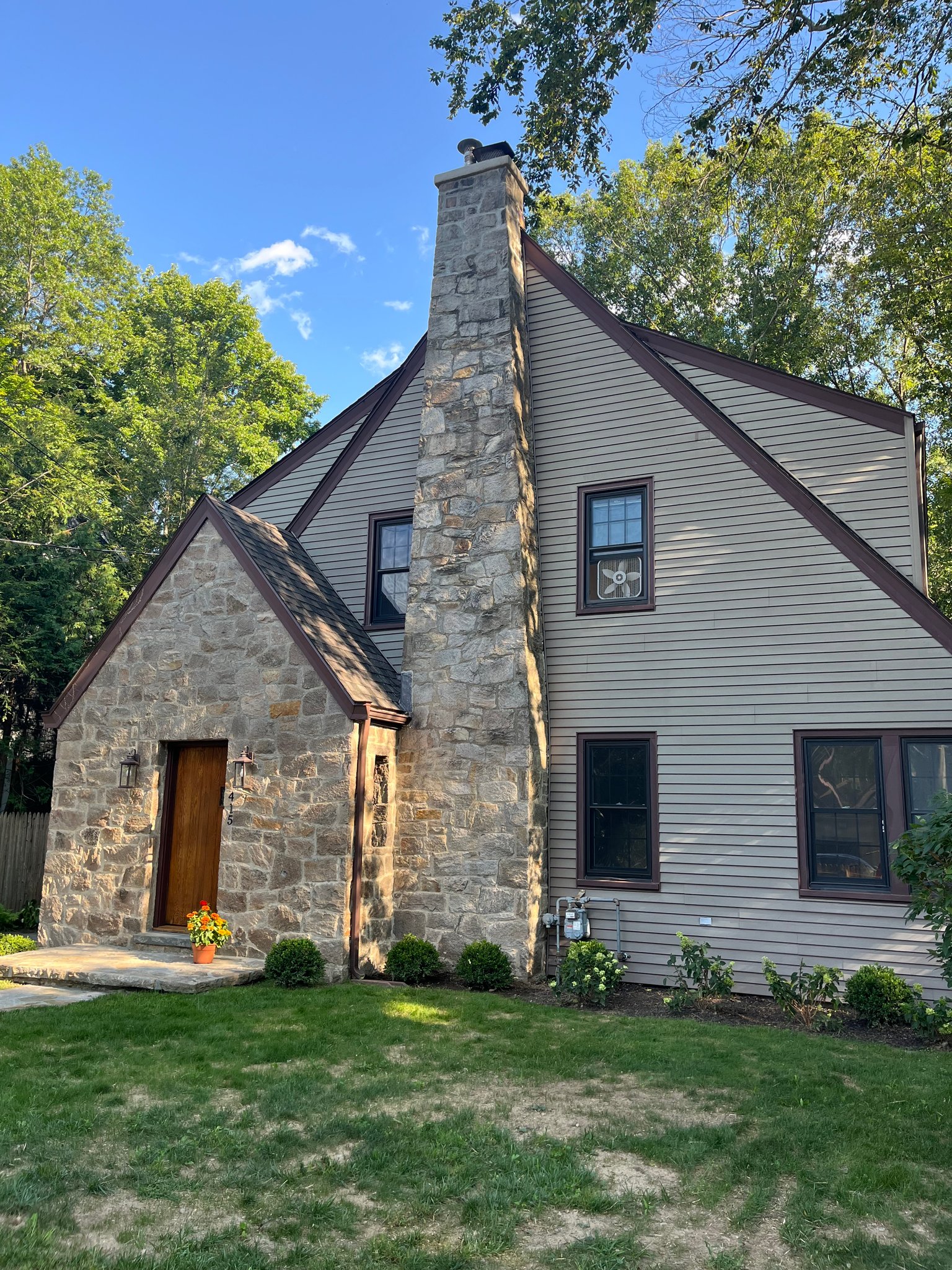 Darien House: 415, West Avenue