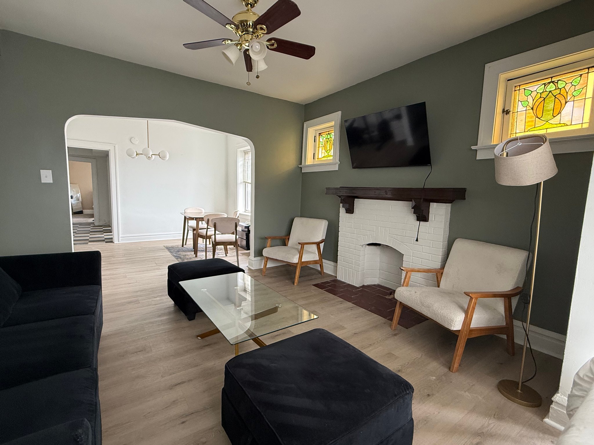 St Louis Apartment: 4909 Lansdowne