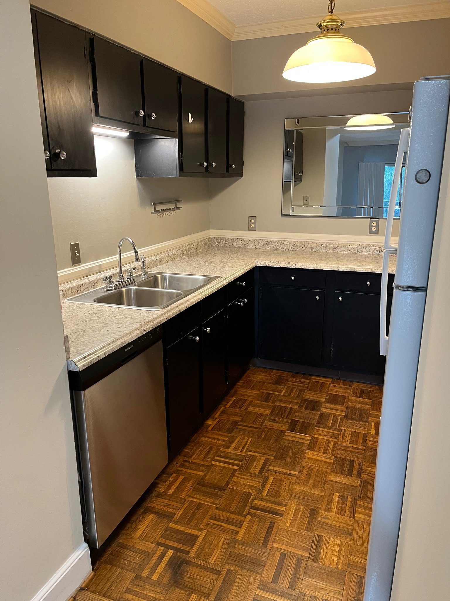 Columbia Condo: 619 King St