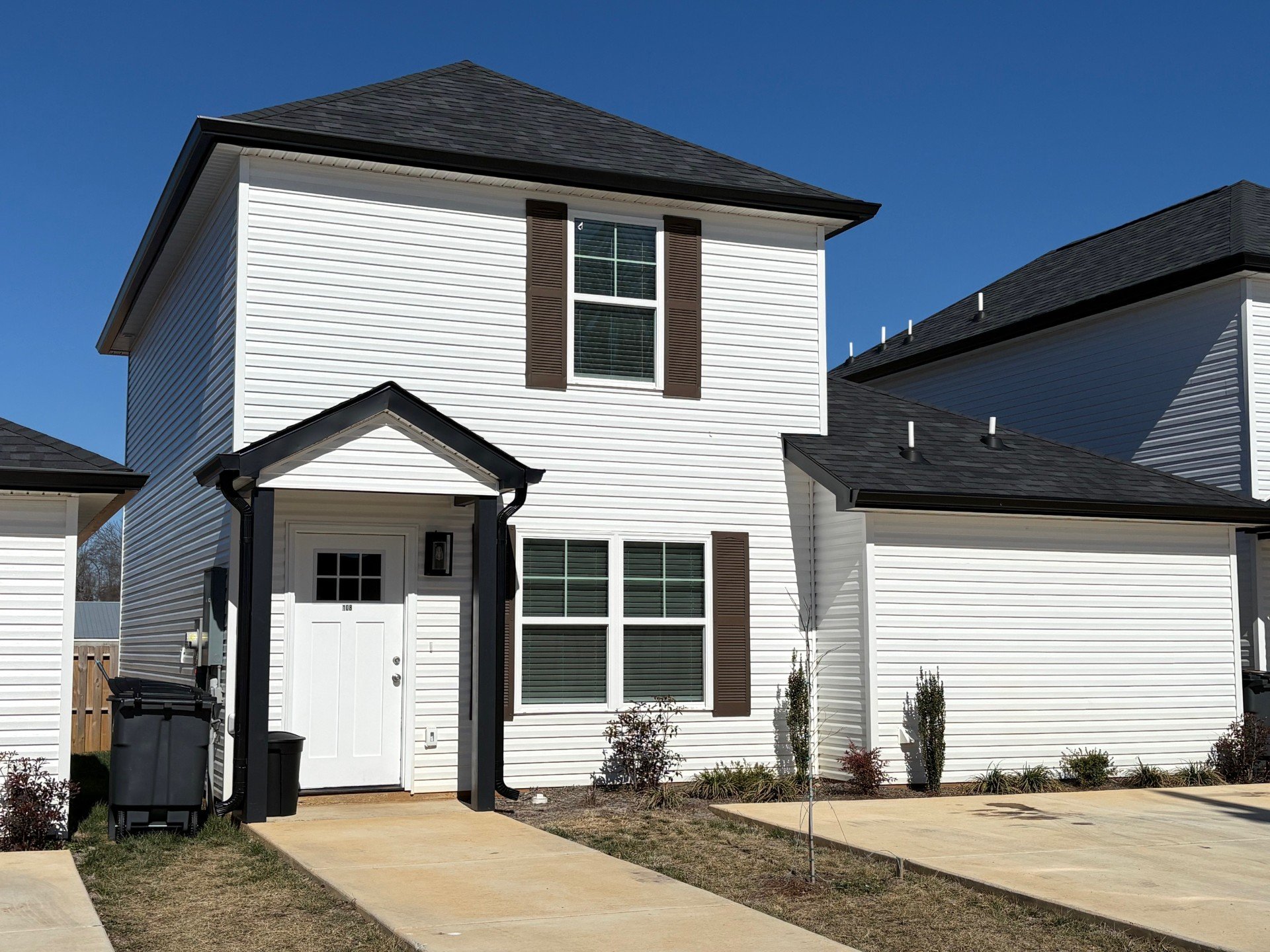 McMinnville House: 110 Hobson Street