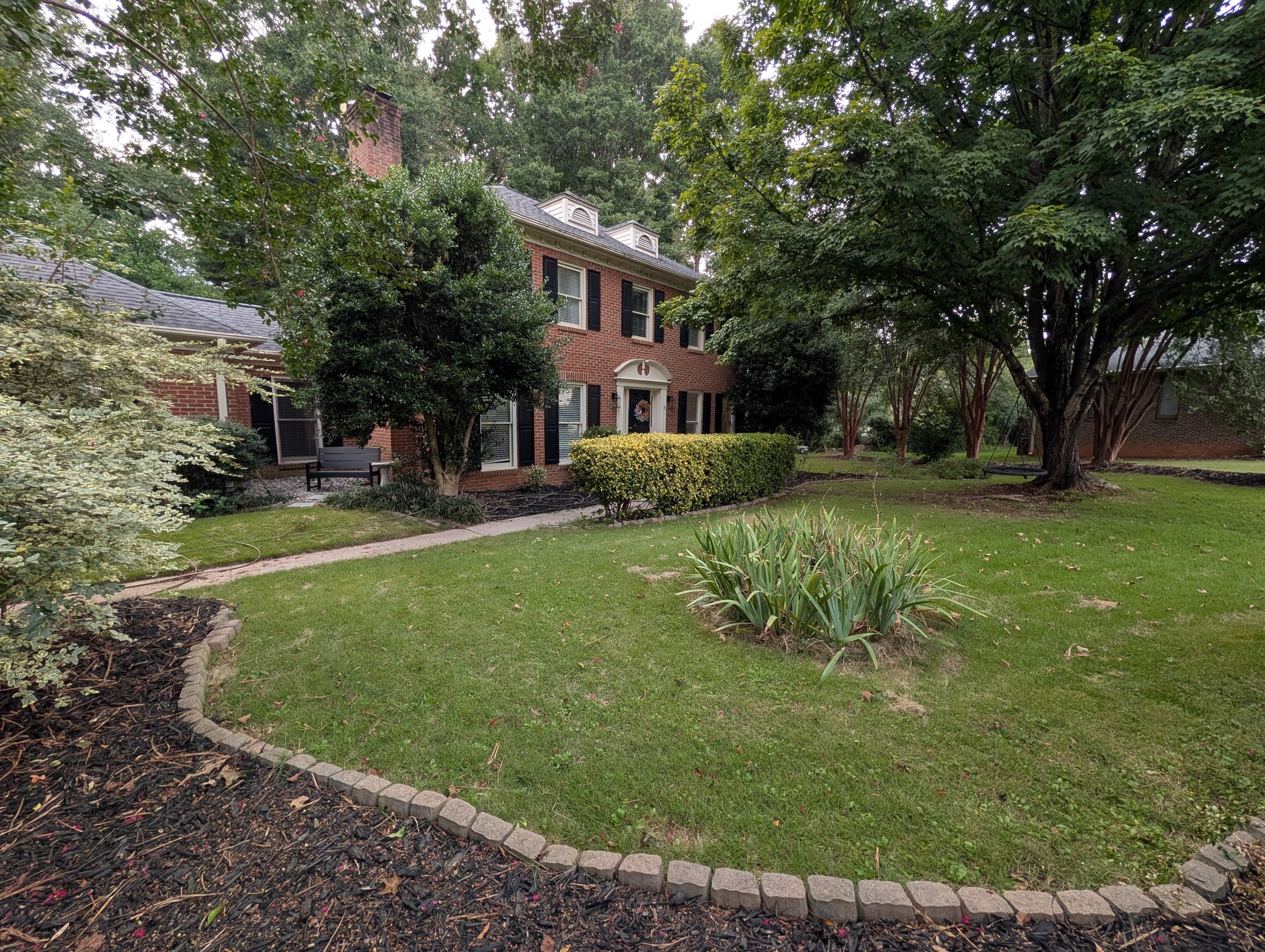 Greenville House: 400 Bradley Ct