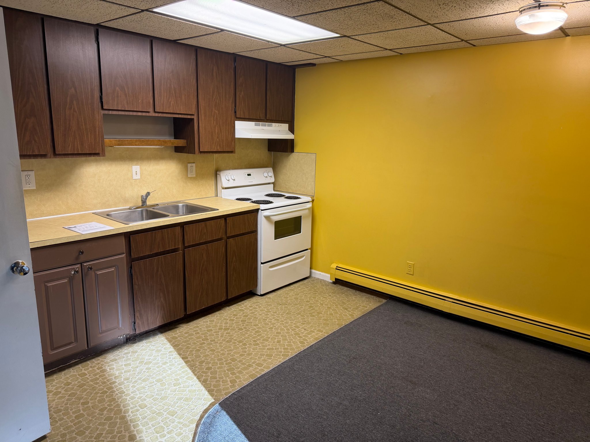 Auburn Hills Apartment: 465 Robert Ct