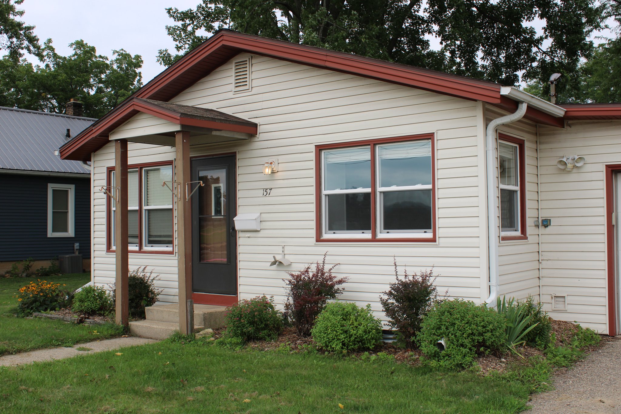 Prairie du Sac Other: 157 5th St